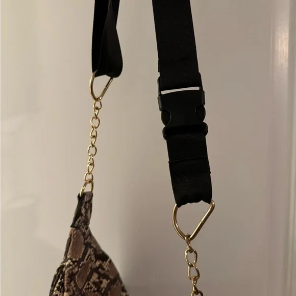 Snake Skin Pattern Fanny Pack - Picture 5 of 5